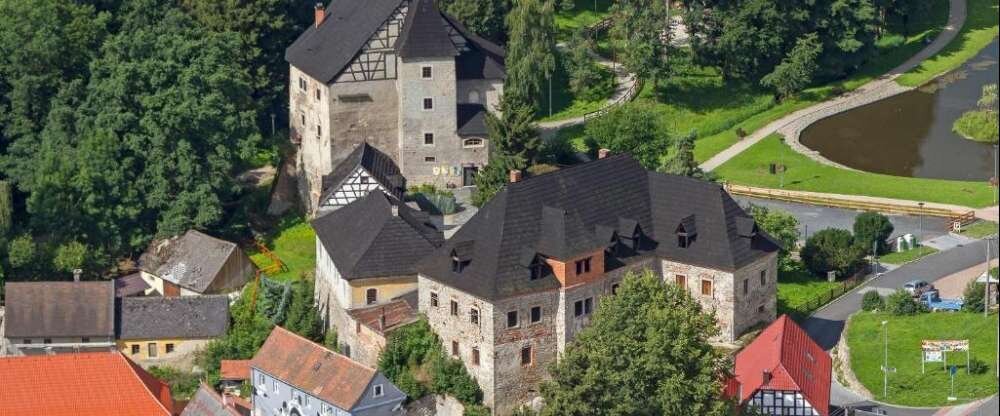 Pension Burg Wildstein - Hotel-Außenansicht
