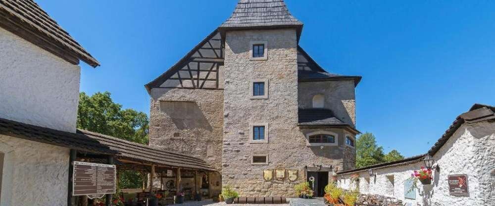 Pension Burg Wildstein - Hotel-Außenansicht