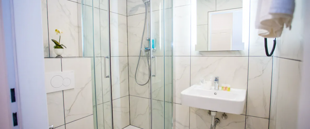 Pension Central - Badezimmer