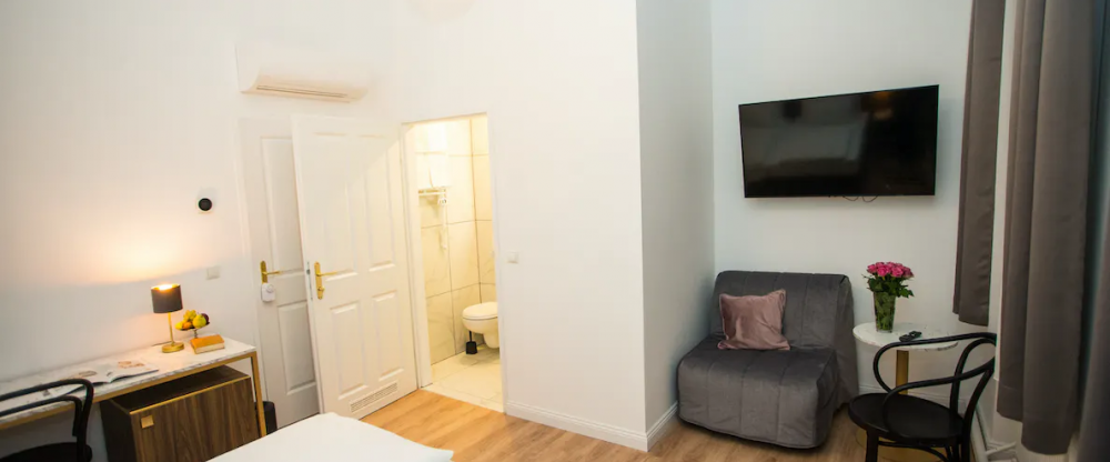 Pension Central - Komfort Doppelzimmer mit Schlafsessel