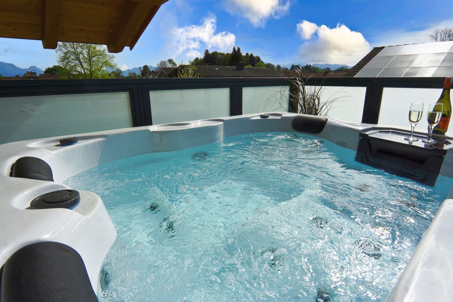 2 Nächte in Romantik Penthouse Suite mit Whirlpool