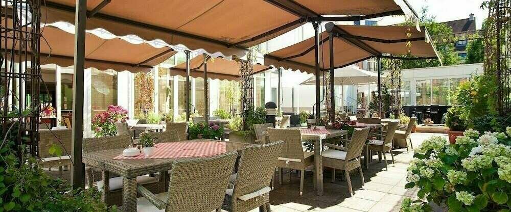 President Hotel - Terrasse/Außenbereich