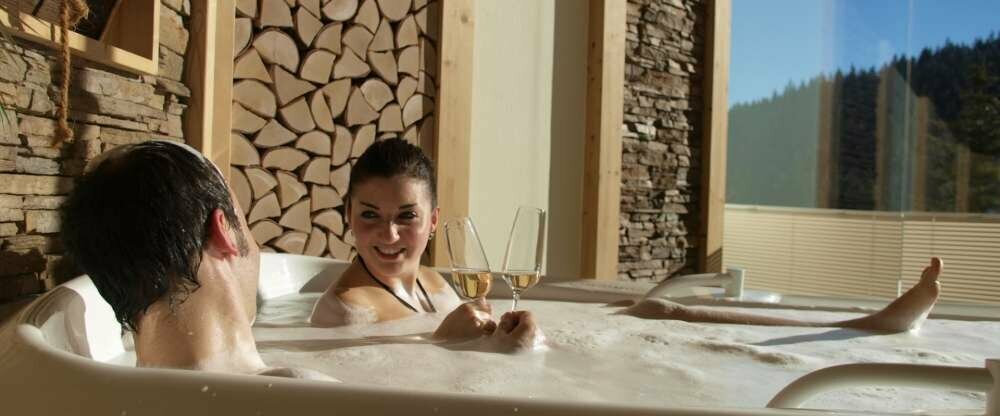 Zeit zu zweit genießen mit Aroma-Düften, Musik und Licht