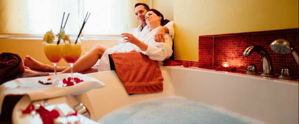 Private SPA Suite mit Partnerwanne