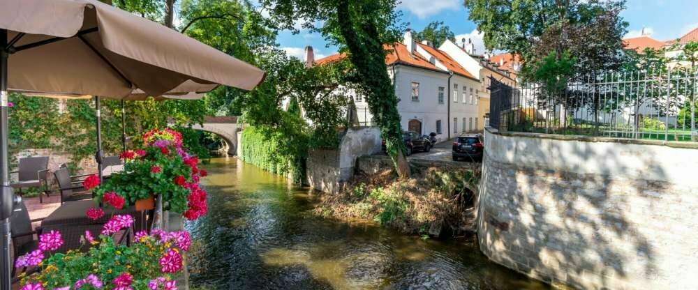 Pytloun Kampa Garden Hotel**** - Terrasse/Außenbereich