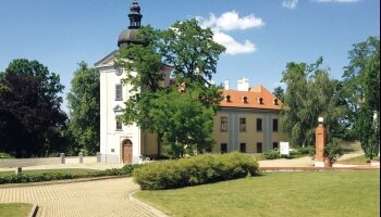 Pytloun Schlosshotel Ctenice - Hotel-Außenansicht