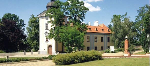 Pytloun Schlosshotel Ctenice - Hotel-Außenansicht, Quelle: Pytloun Schlosshotel Ctenice