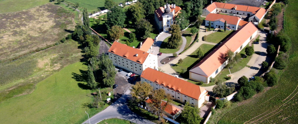 Pytloun Schlosshotel Ctenice - Hotel-Außenansicht