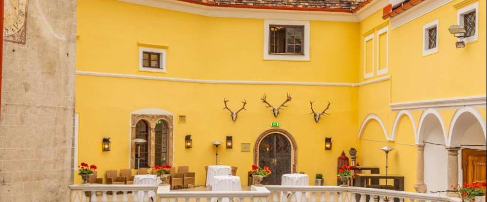 Pytloun Schlosshotel Weikersdorf - Hotel-Außenansicht