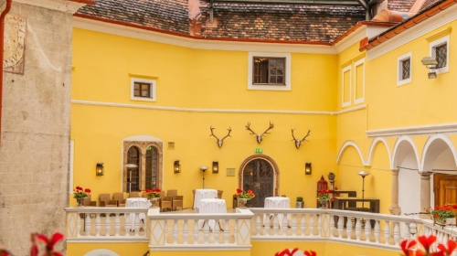 Pytloun Schlosshotel Weikersdorf - Hotel-Außenansicht