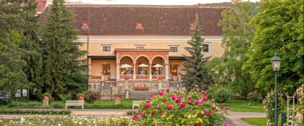 Pytloun Schlosshotel Weikersdorf - Hotel-Außenansicht