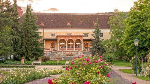 Pytloun Schlosshotel Weikersdorf - Hotel-Außenansicht