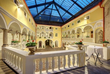 Array, Quelle: Pytloun Schlosshotel Weikersdorf