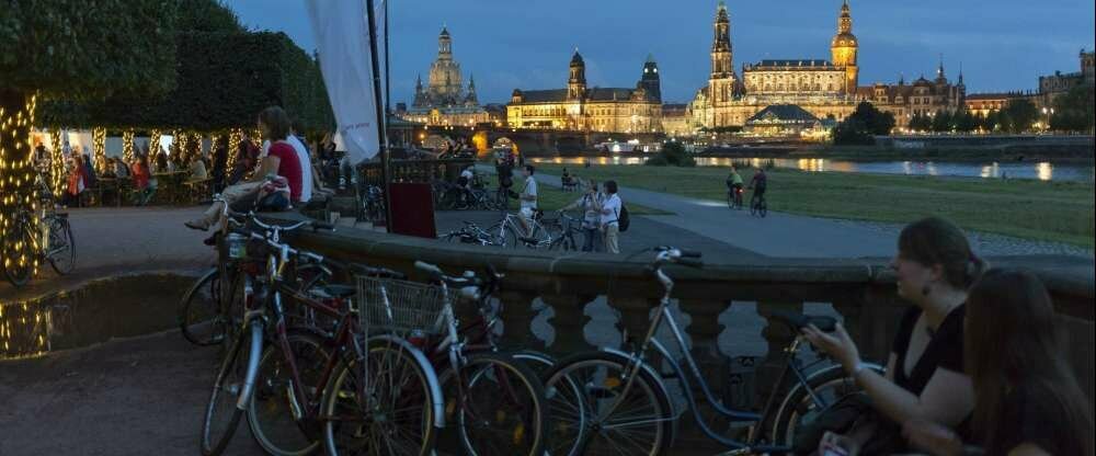 mit Zwischenstopp und Panoramablick auf die Altstadtsilhouette von Dresden