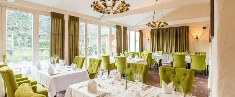 Wintergarten mit Blick auf die Terrasse