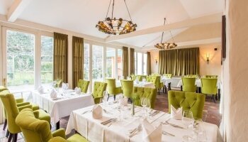 Wintergarten mit Blick auf die Terrasse