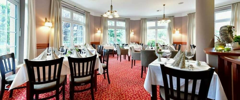 Genießen Sie saisonale Speisen und Spreewaldspezialitäten im lichtdurchfluteten Restaurant!