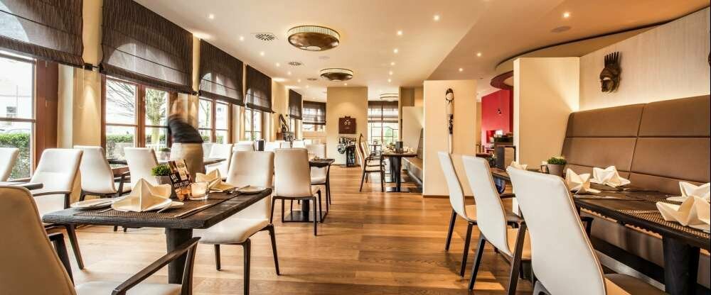 Restaurant mit afrikanischen Stilelementen im Sunderland Hotel