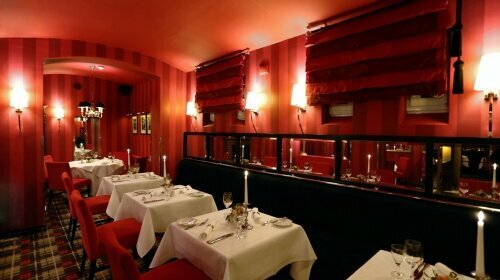 .Roter Salon im Restaurant Kalckreuth