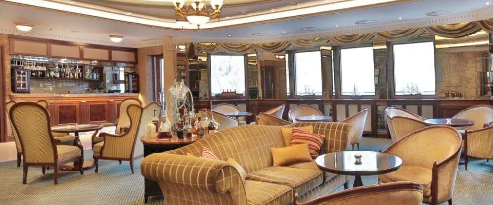 Retro Riverside Wellness Resort - Bar/Disco