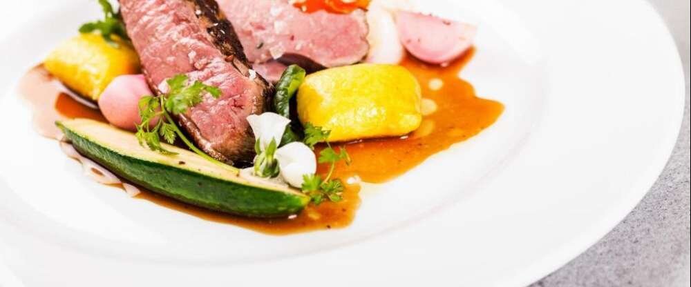 Retro Riverside Wellness Resort - Küche