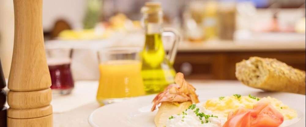 Retro Riverside Wellness Resort - Küche