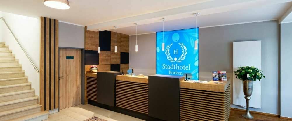 Blick vom Frühstücksraum aus auf unsere Rezeption.