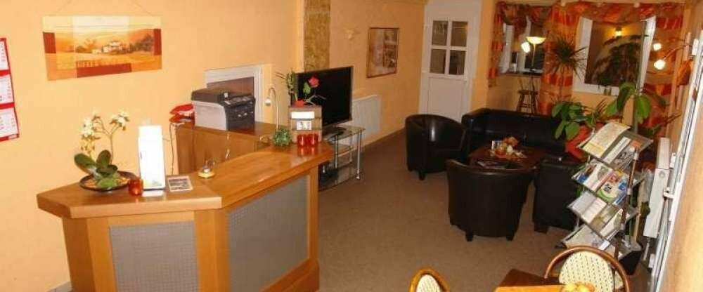 Rezeption & Lobby mit Gäste-PC