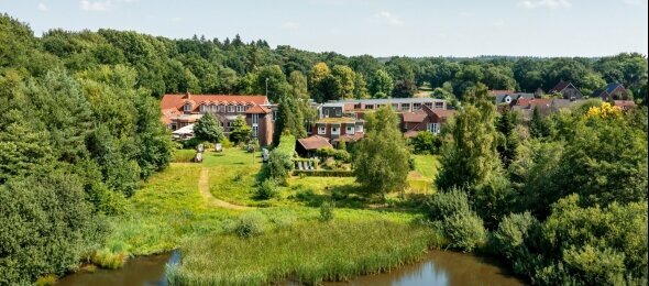 Ringhotel Köhlers Forsthaus - Hotel-Außenansicht, Quelle: Ringhotel Köhlers Forsthaus
