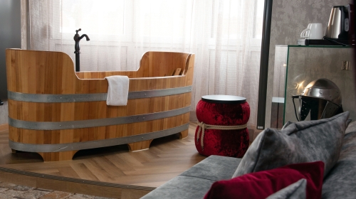 Holzbadewanne Wallenstein Zimmer