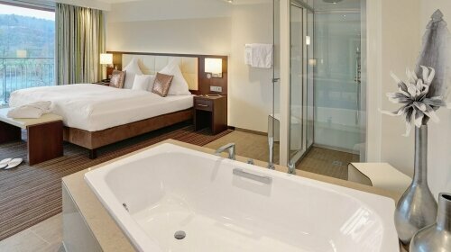 Suite mit Wellness Badewanne

