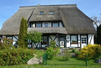 Mönchgutperle-Außenansicht, Quelle: Rohrhus-Reethäuser Rügen 