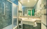 Badezimmer Deluxe-Doppelzimmer