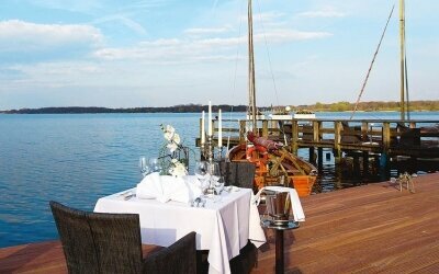 Schöner kann der Tag nicht sein. Ein Dinner mit freiem Blick auf das Zwischenahner Meer. 
