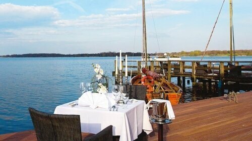 Schöner kann der Tag nicht sein. Ein Dinner mit freiem Blick auf das Zwischenahner Meer. 
