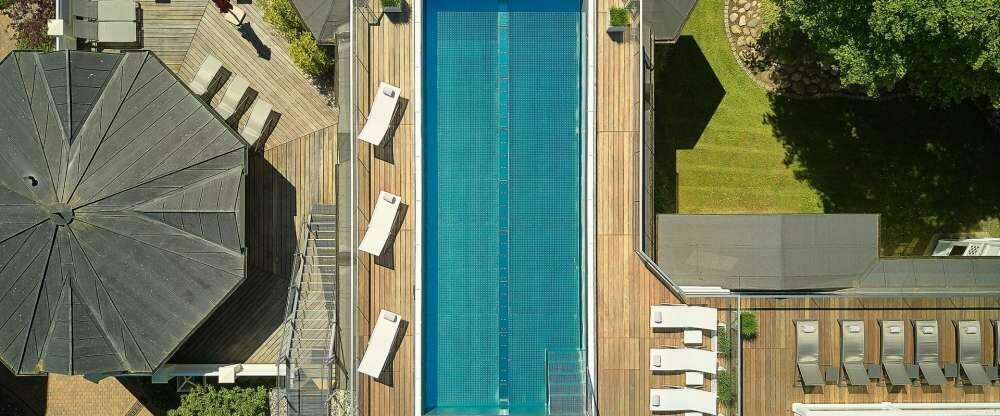 ganzjährig beheizter rooftop pool