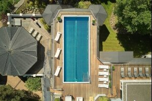 ganzjährig beheizter rooftop pool