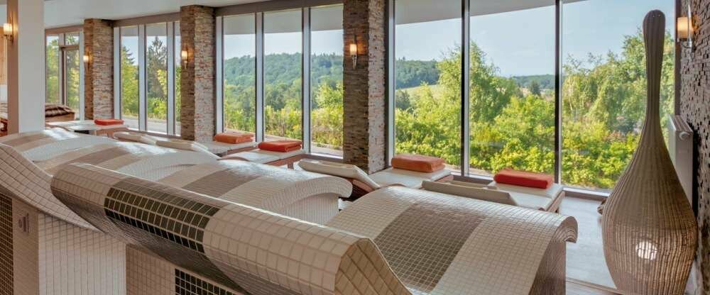 Ruheraum mit Wärmebänken