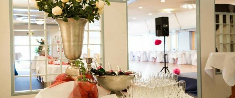 Saal für Gruppenreisen & Feiern