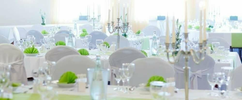 Saal für Gruppenreisen & Feiern