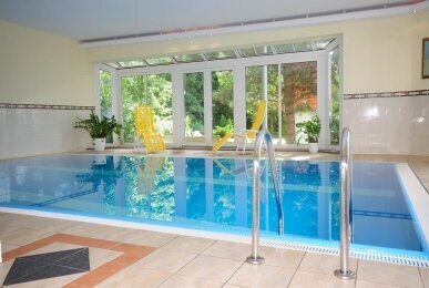 Innen-Pool, Quelle: Parkhotel Klüschenberg