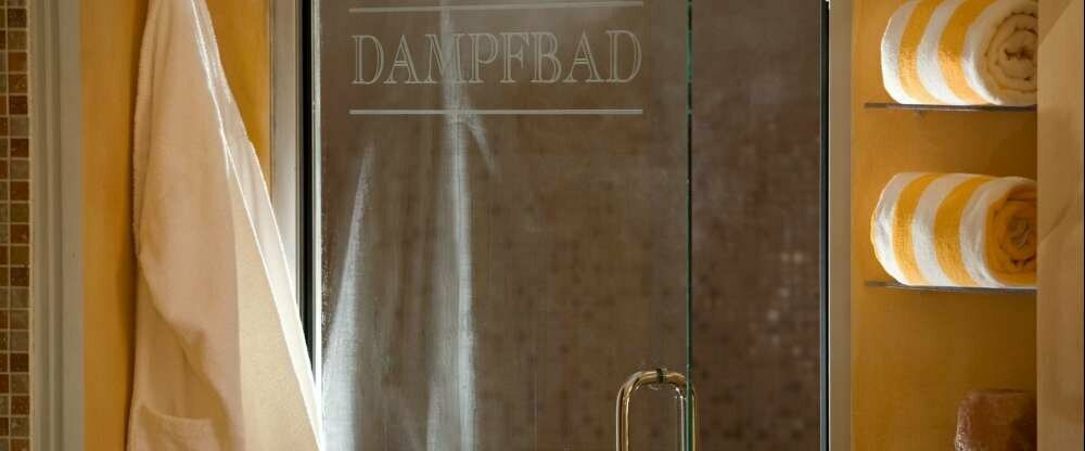 (c) Seehotel Grauer Bär