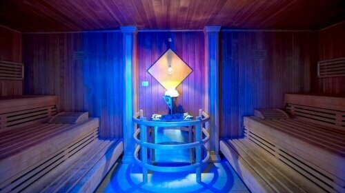 Wohlbefinden und Entspannung, eine kurze Auszeit vom Alltag, Urlaub fürs Ich, körperliches Wohlbefinden, Gesundheit, Vitalität und innere Harmonie – all das kann ein Sauna-besuch bewirken. 