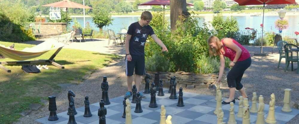 Schach spielen im Hotel zur Mühle