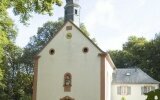 Die Schankweiler Klause ist eine Wallfahrtskapelle in der Gemeinde Schankweiler.