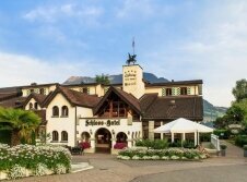 Schloss-Hotel Merlischachen - Hotel-Außenansicht
