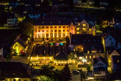 Array, Quelle: Schloß-Hotel Petry