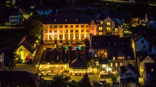 Schloß-Hotel Petry - Hotel-Außenansicht