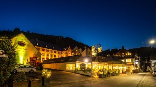 Schloß-Hotel Petry - Hotel-Außenansicht