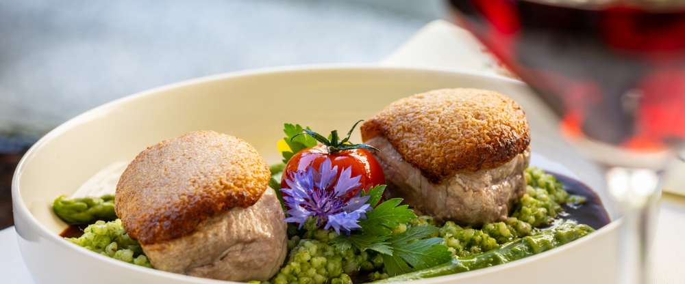 Schweinefilet mit Brioche Parmesankruste